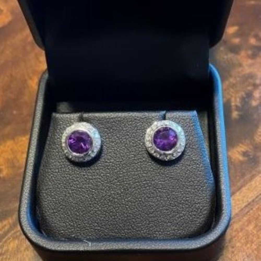 18k White Gold Diamond Amethyst Stud Earrings